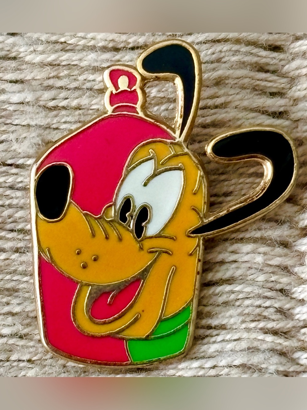 DISNEY 2000 Disney Cruise Line "Mount Rustmore" Pluto Buoy Mini Pin